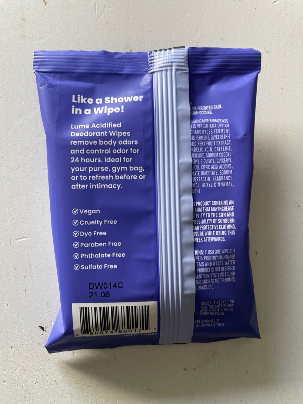 Lume Acidified Deodorant Wipes – Soft Powder Scent - Picture 2 of 2